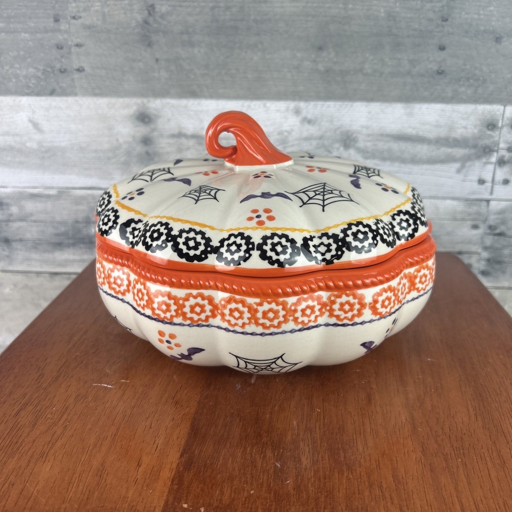 Temptations Old World 2 Quart Covered Pumpkin Bowl KFI-XNG-973350